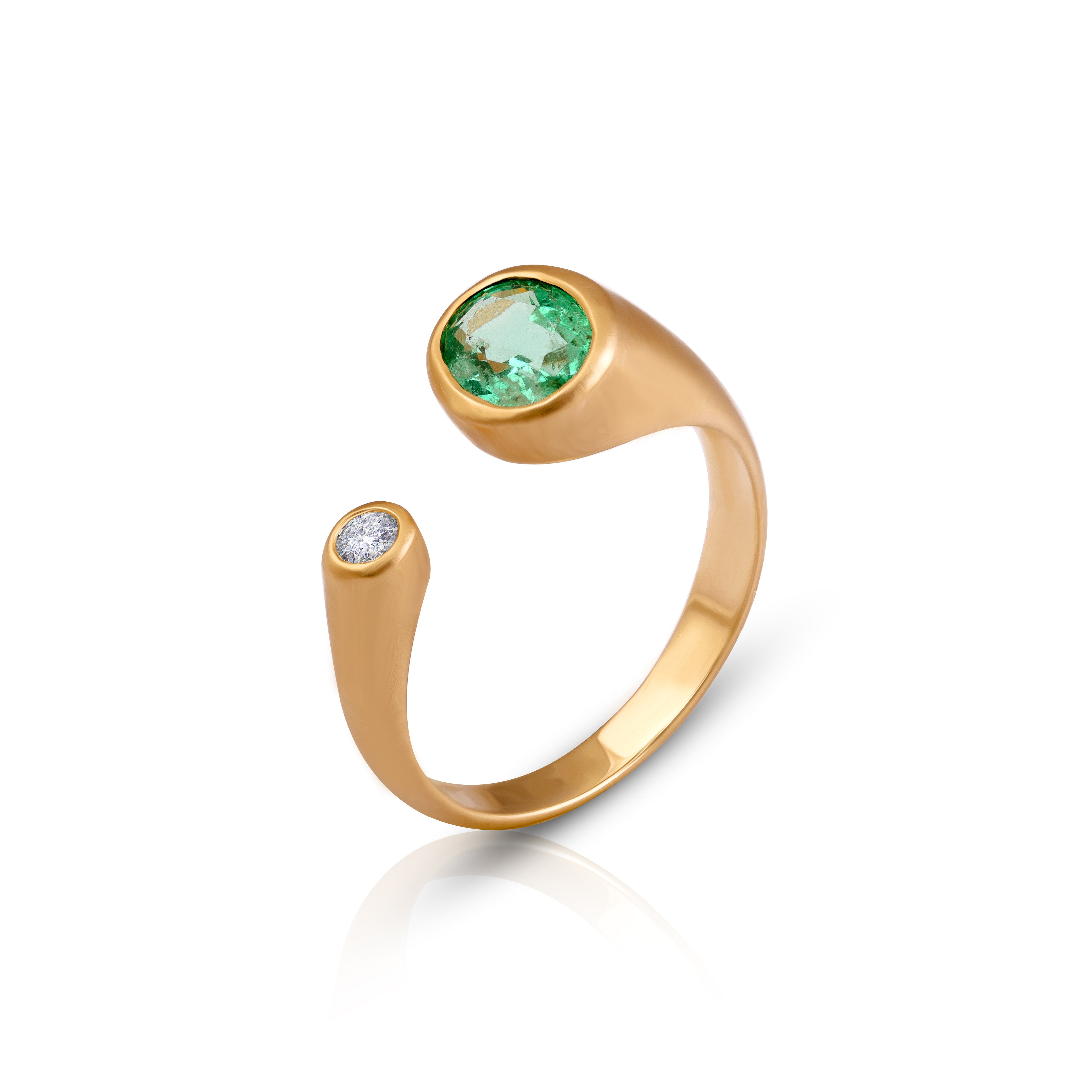 14 karat gold emerald diamond ring