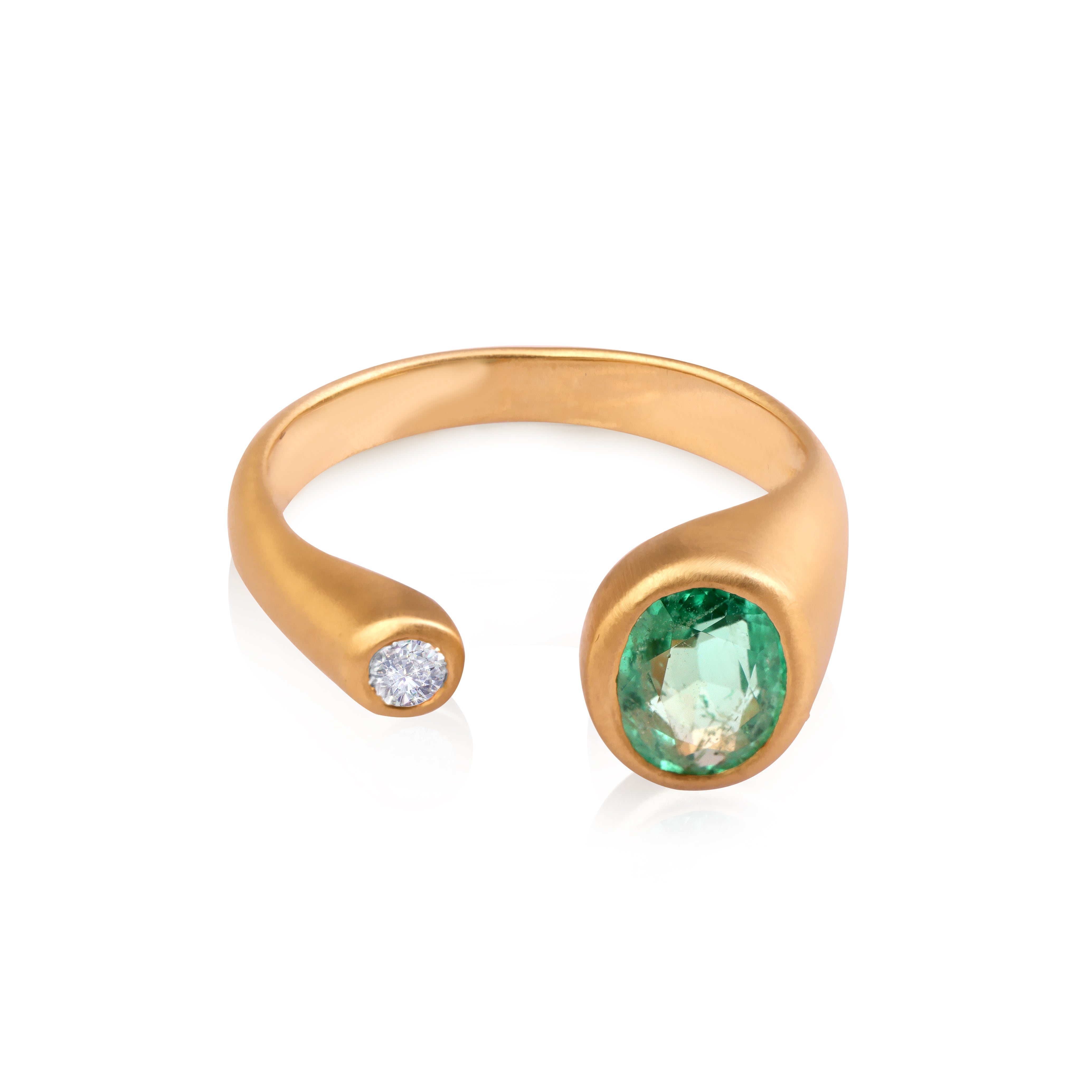 14 karat gold emerald diamond ring