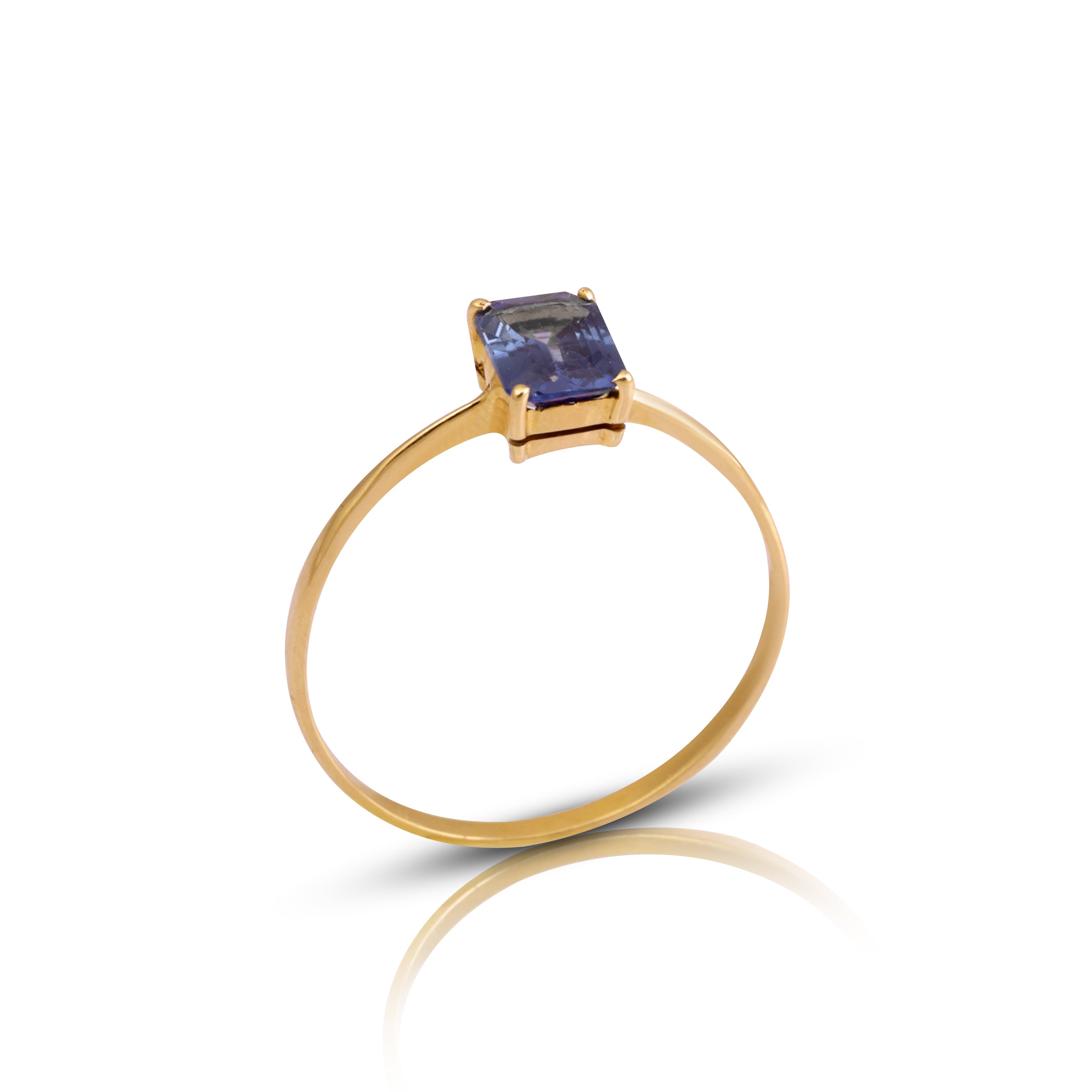 14 karat gold sapphire ring